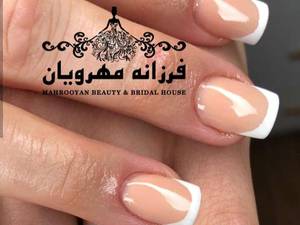 انجام کاشت ناخن کاملا طبیعی در تهران