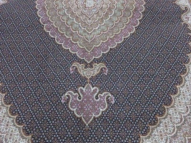فرش ماهی جفت ۹ متری ۶لا با نخ ۵۰ رج سرمه ای