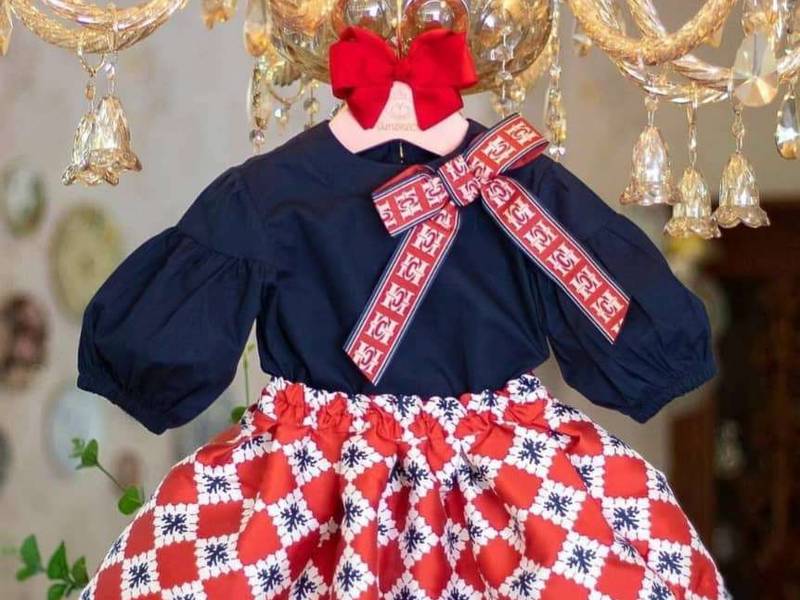 شومیز و دامن طرحدار زیبا در همدان