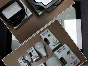 انواع لامپ و پروژکتور های SMD و LED در سایزهای مختلف با گارانتی تعویض و قیمت استثنایی.
