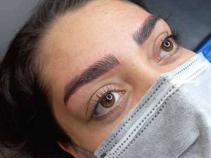میکروبلیدینگ ابرو به روش فیبروز در زنجان
