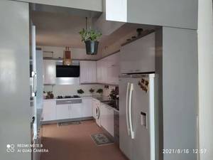 ساخت کابینت سفیدوطوسی جنس رویه نوین چوب در اهواز