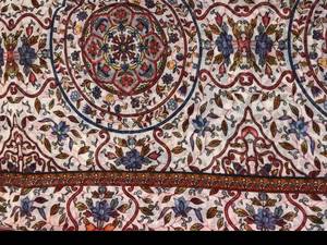 شالهای وارداتی به عنوان پایان فصل تخفیف ویژه