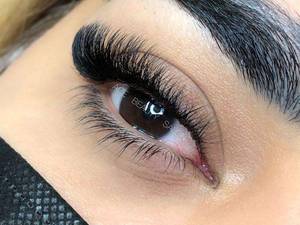 کاشت مژه طبیعی و تار به تار در قزوین