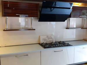 کابینت هایگلاس دورنگ ترکیب آبنوس و کرم براق