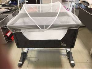 گهواره کنار تخت مادر