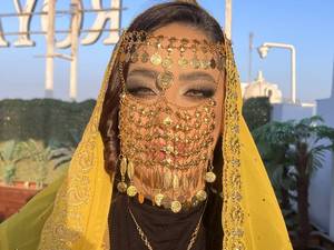 انجام میکاپ و گریم حرفه ای در بوشهر