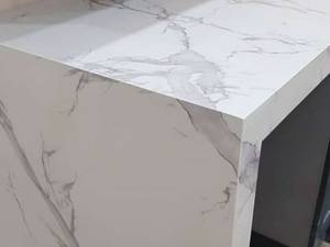 اجرا  و طراحی  صفحه کابینت با سنگ مارمونایت در تهران
