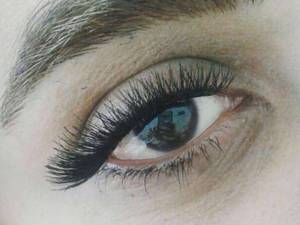 اجرای کاشت مژه در لرستان