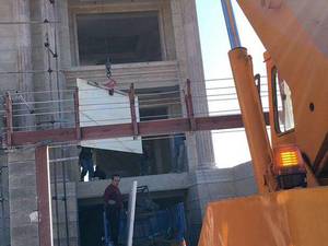 حمل وبالا دادن سنگ اسلب در نوشهر