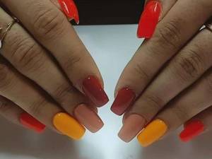 کاشت ناخن پودر و ژل