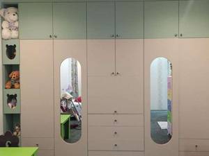اجرای کمد دیواری و میز تحریر اتاق کودک در سمنان