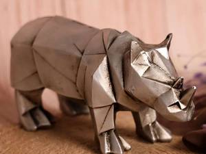 دکوری کرگدن گرافیکی نقره ای در مشهد