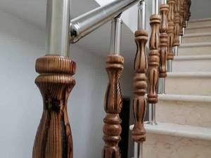 اجرای نرده ترکیبی چوب و استیل در گیلان