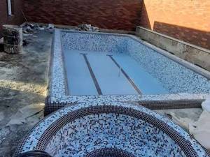 سرامیک  و کاشی کاری استخر در کرج