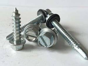 فروش پیچ سرمته در بازارآهن تهران