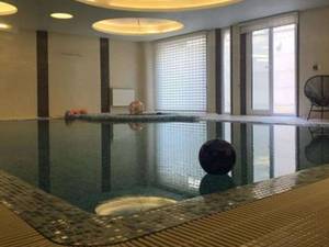 اجرای استخر سر پوشیده در مینو دشت