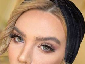 ميكاپ با رژ قرمز