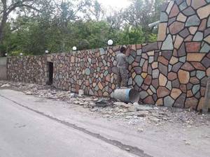 اجرا و نصب نمای دیوار ستون سنگ لاشه در دماوند