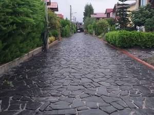 اجرای سنگ مالون کف چکشی سنگ مشکی  در آبسرد