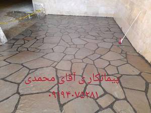 اجرای سنگ مالون کف حیاط ویلا با سنگ ورقه ای در تهران