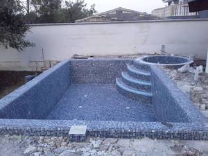 کاشی کاری و نصب سرامیک  استخر در مازندران