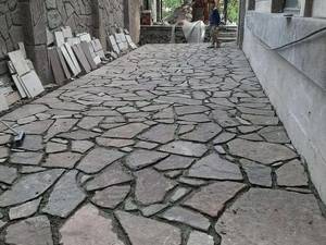سنگفرش برای کف محوطه