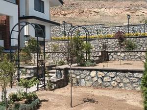 اجرای کف با سنگ لاشه در دماوند