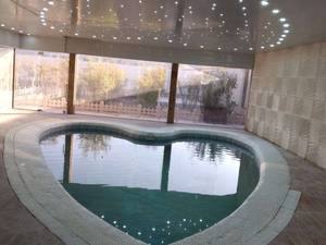 اجرای‌ استخر در اصفهان