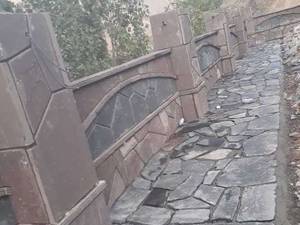 اجرای سنگ مالون طبیعی برای کف دیوار پله