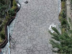 نصب سنگفرش برای کف خیابان شهرک