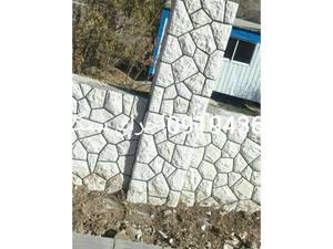 نصب سنگفرش برای کف خیابان شهرک