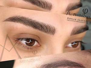اجرای میکروبلیدینگ ابرو با ماندگاری طولانی