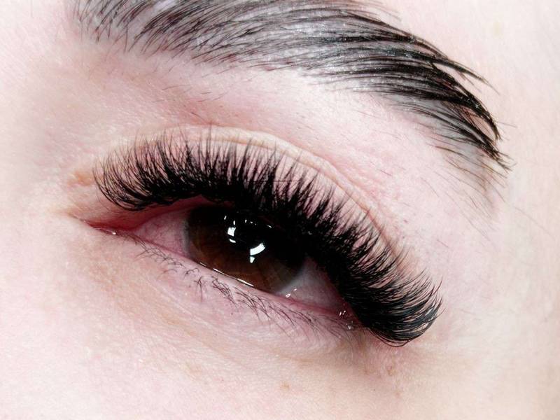 کاشت و اکستنشن مژه