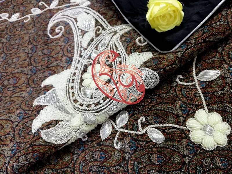 رومیزی ترمه با آستری مشکی