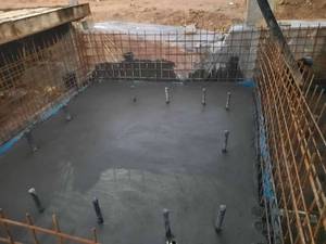 عملیات بتن ریزی و قاب بندی استخر