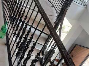 اجرای نرده راه پله با فید نامنظم