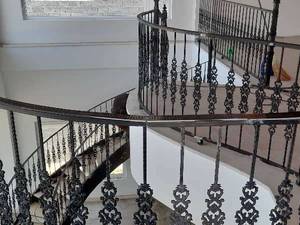 اجرای نرده راه پله با فید نامنظم