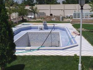 کاشی کاری محوطه و باغ