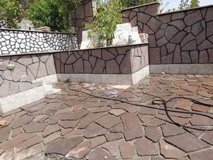 نصب سنگ فرش با سنگهای لاشه مالون ورقه ای