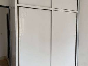 طراحی و اجرای کمد دیواری ریلی