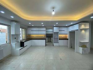 طراحی و اجرای کابینت هایگلاس براق