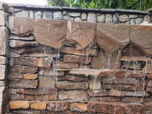 نصب سنگ مالون برای محوطه سازی ویلا 