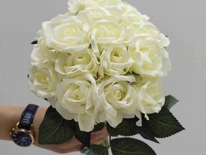 دسته گل رز ۱۸شاخه
