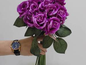 دسته گل رز ۱۸شاخه