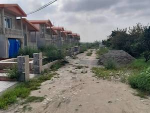  زمین ساحلی دو بر با کاربری مسکونی 