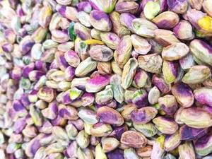 مغز پسته احمدآقایی لوکس