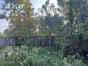 زمین دارای بنای نیمه کاره