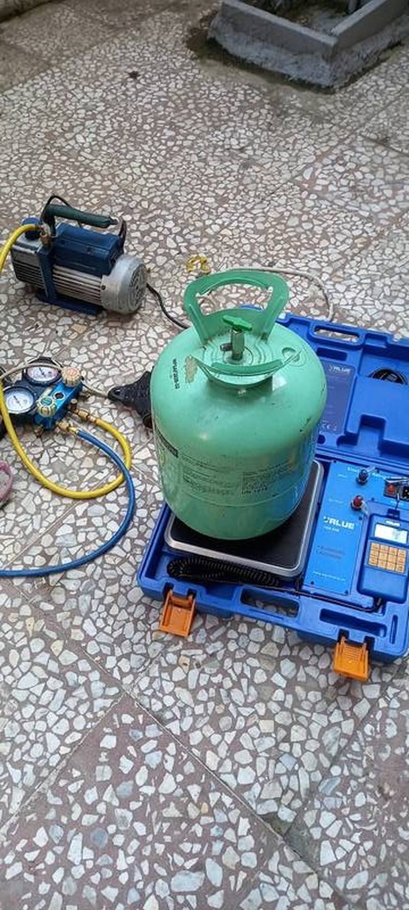 شارژ گاز اسپلیت با دستگاه دیجیتال
